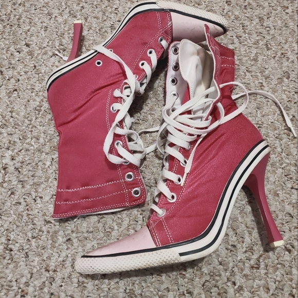 le chateau Shoes - Sporty Heels